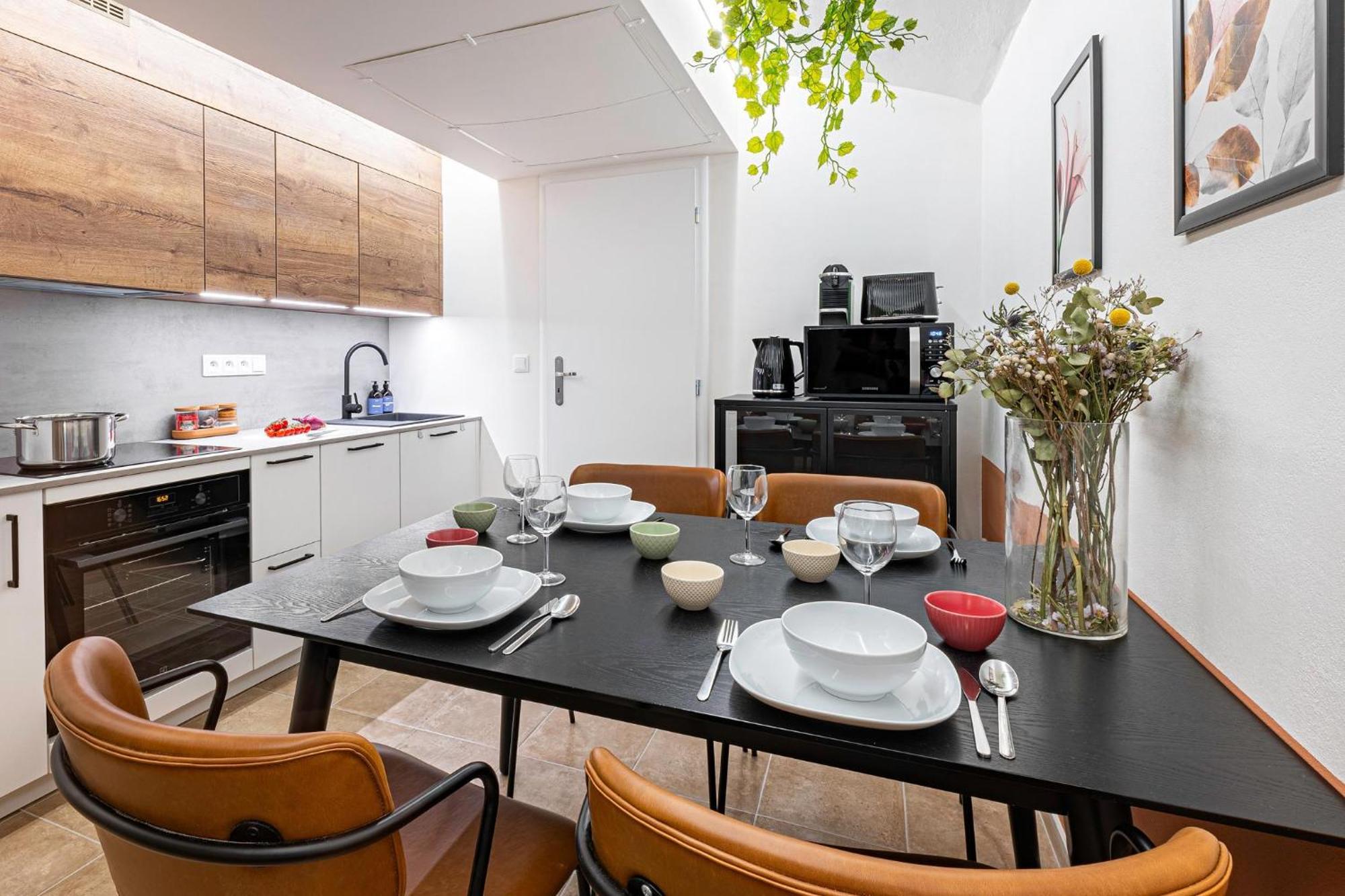 Days - Industrial - Netflix - Namesti Miru Apartment *