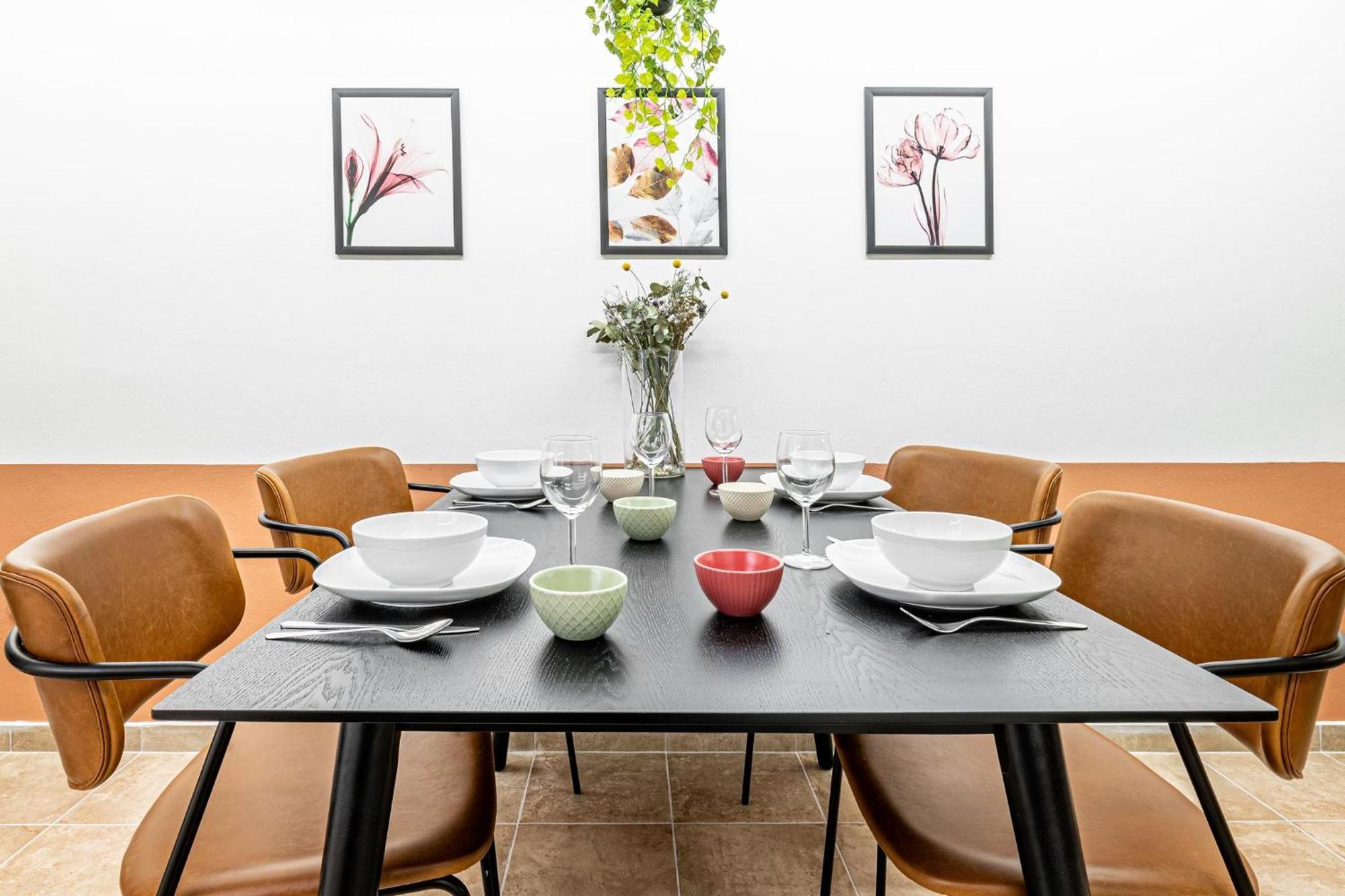 Days - Industrial - Netflix - Namesti Miru Apartment